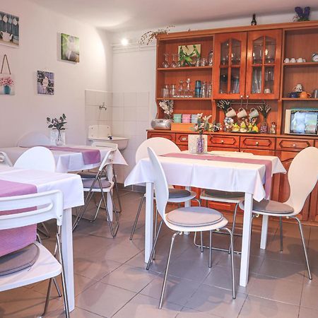 Szivarvany Panzio Szeged Ngoại thất bức ảnh