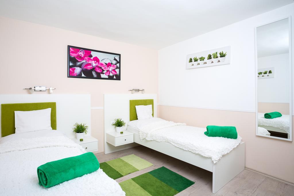 Szivarvany Panzio Szeged Phòng bức ảnh