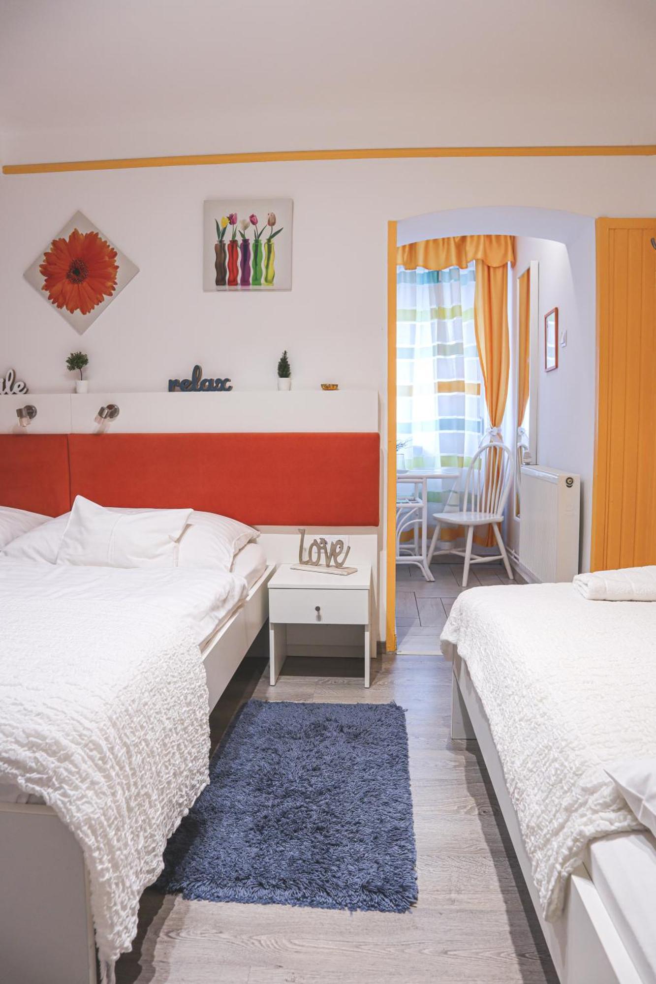 Szivarvany Panzio Szeged Ngoại thất bức ảnh