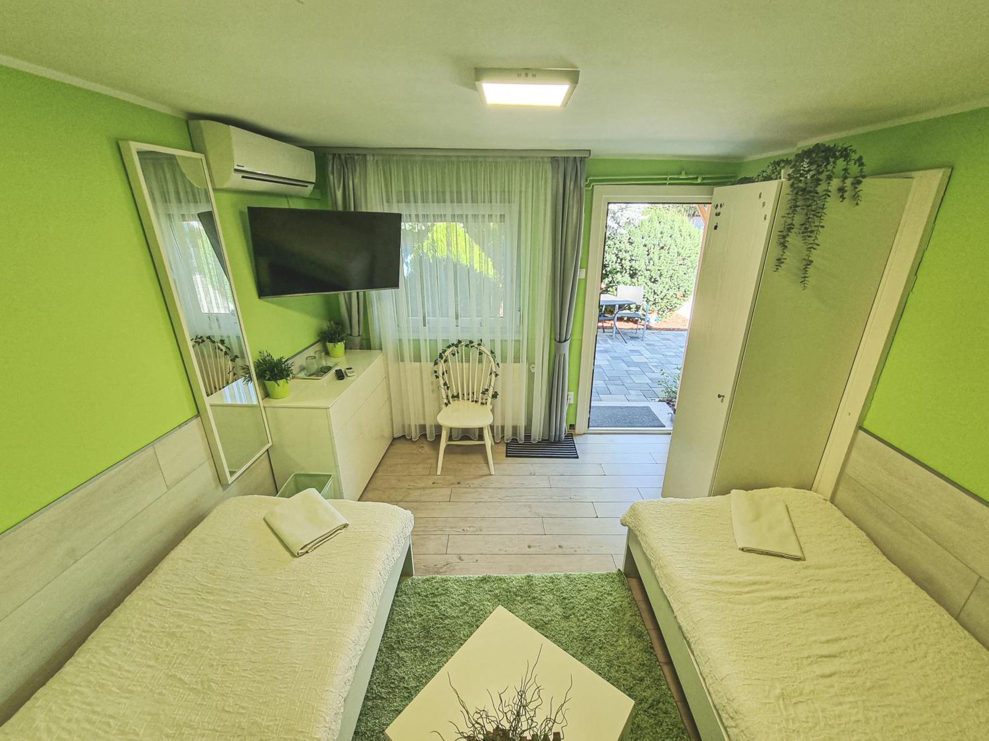 Szivarvany Panzio Szeged Ngoại thất bức ảnh